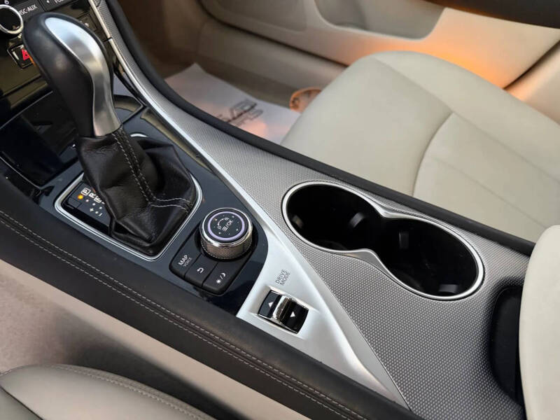 2015 Infiniti Q50 Premium