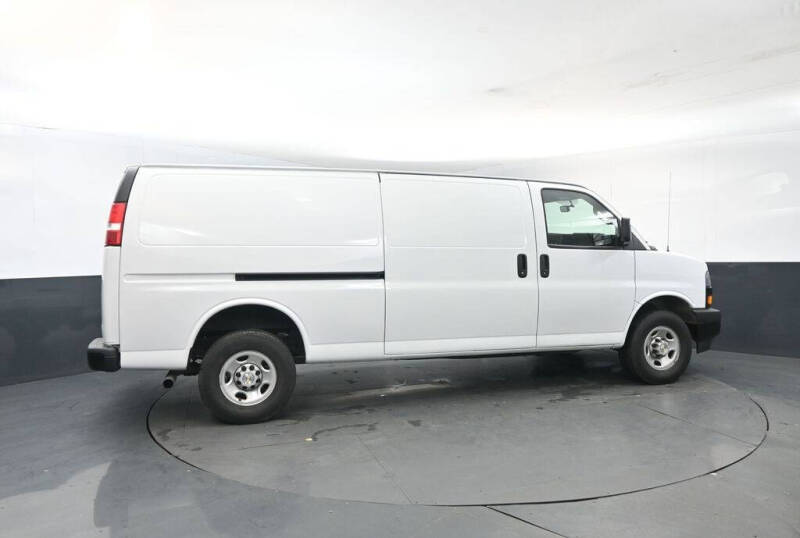 2023 Chevrolet Express 2500