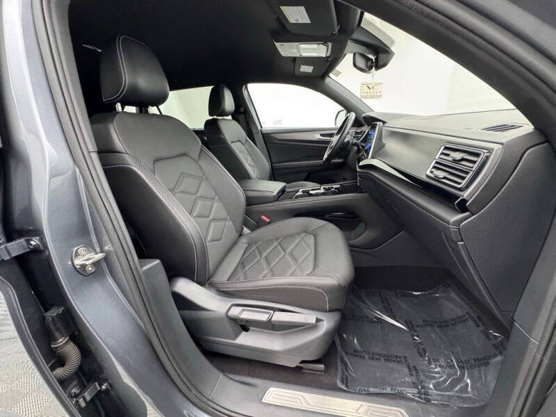 2024 Volkswagen Atlas Cross Sport SE 4Motion