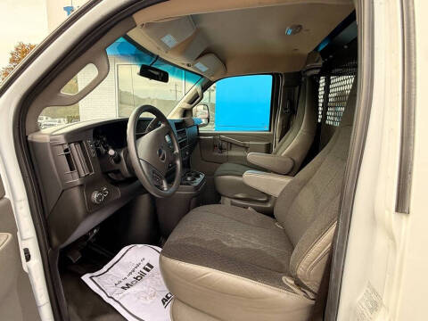 2023 GMC Savana 2500