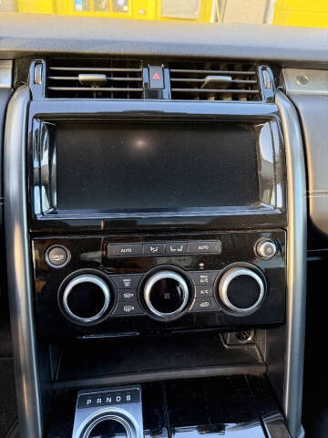 2017 Land Rover Discovery First Edition