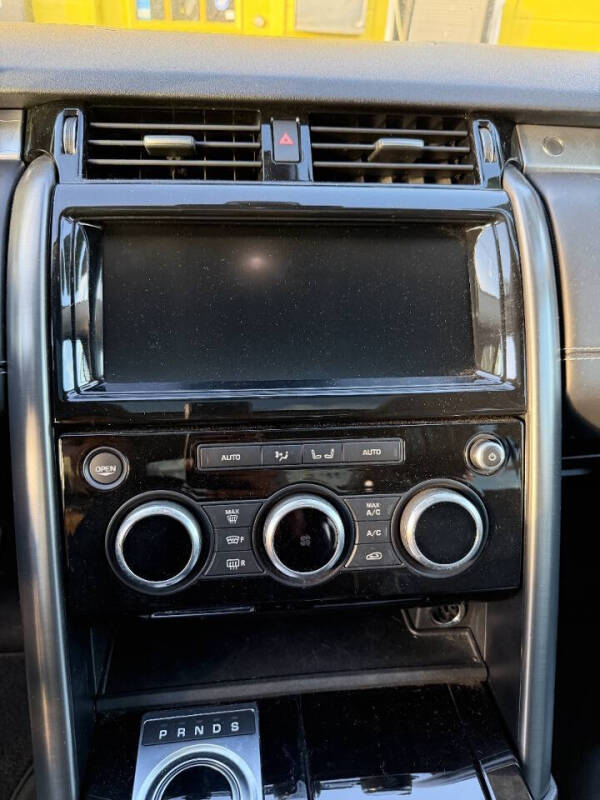 2017 Land Rover Discovery First Edition