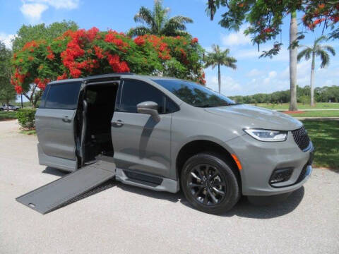 2021 Chrysler Pacifica Touring