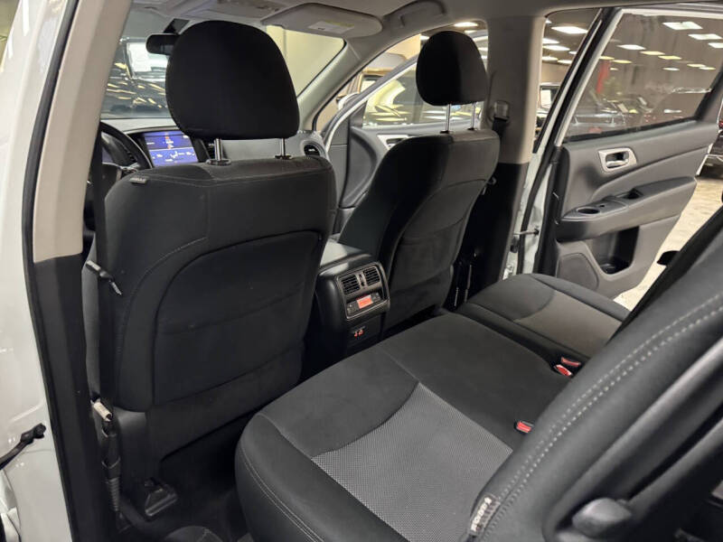 2019 Nissan Pathfinder S