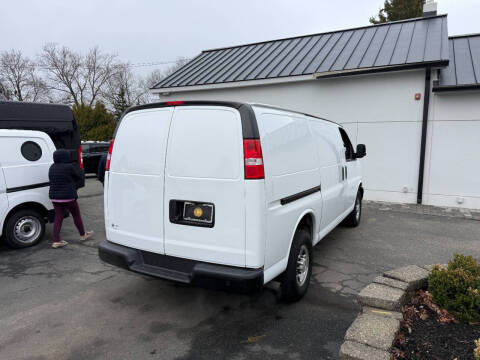 2023 Chevrolet Express 2500