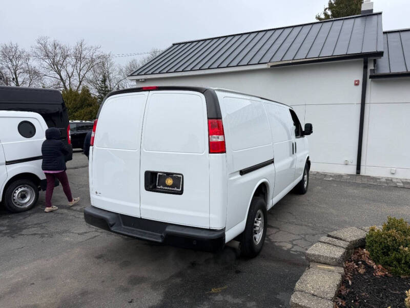2023 Chevrolet Express 2500