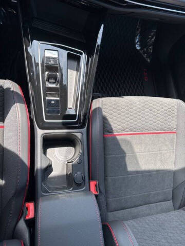 2025 Volkswagen Golf GTI SE