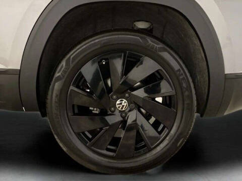 2025 Volkswagen Atlas Cross Sport SE 4Motion