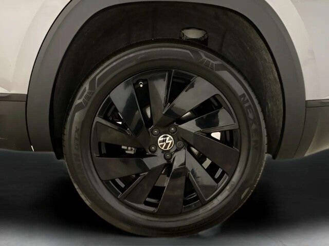 2025 Volkswagen Atlas Cross Sport SE 4Motion