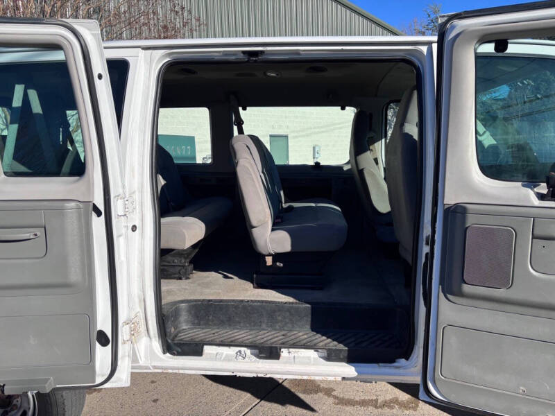 2012 Ford E-Series E-350 SD XLT