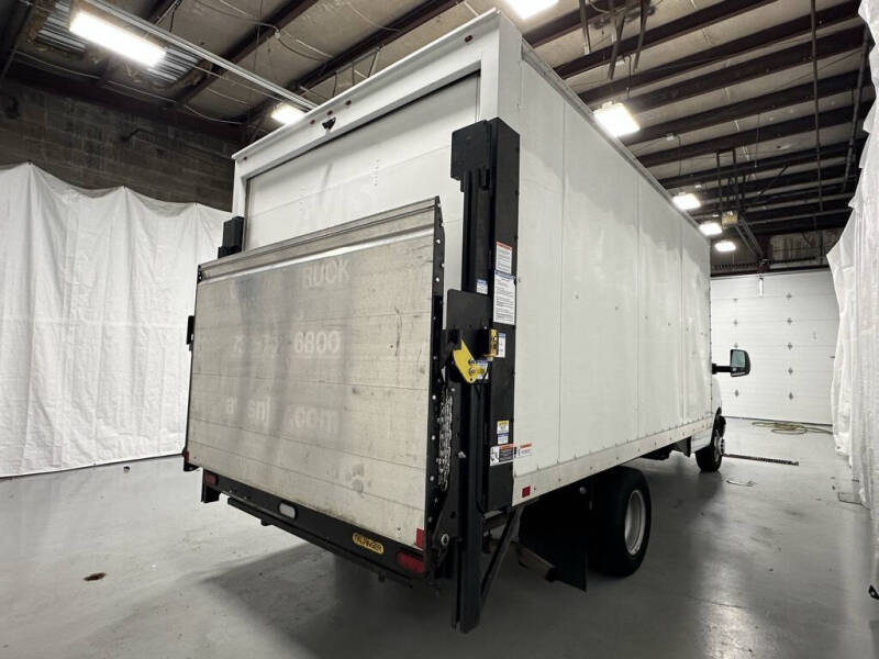 2022 Chevrolet Express 3500