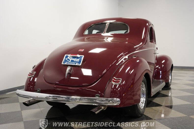 1940 Ford Deluxe