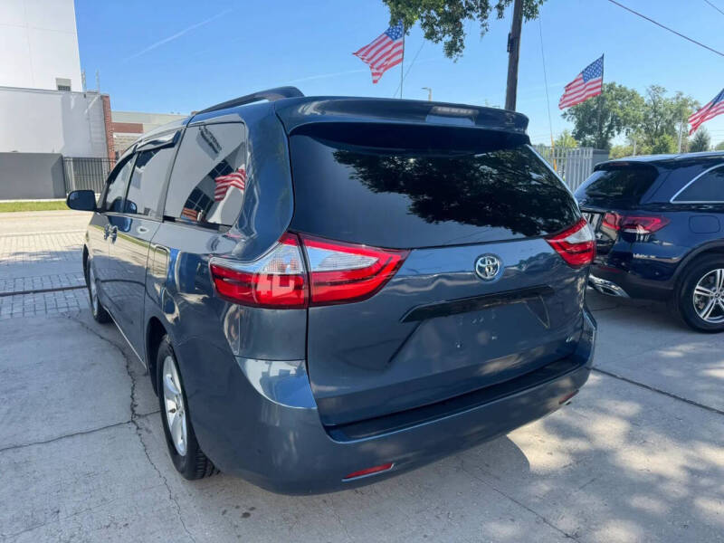 2017 Toyota Sienna