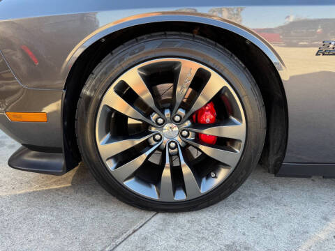 2014 Dodge Challenger SRT8 Core