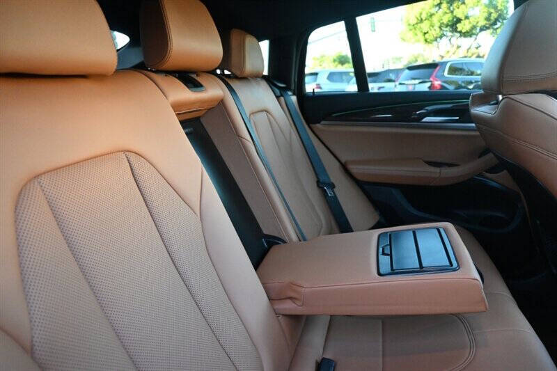 2023 BMW X4 xDrive30i