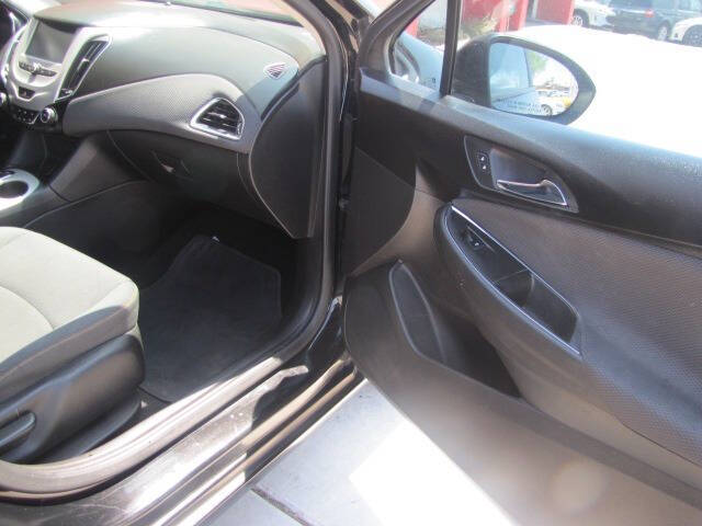 2017 Chevrolet Cruze LS Auto