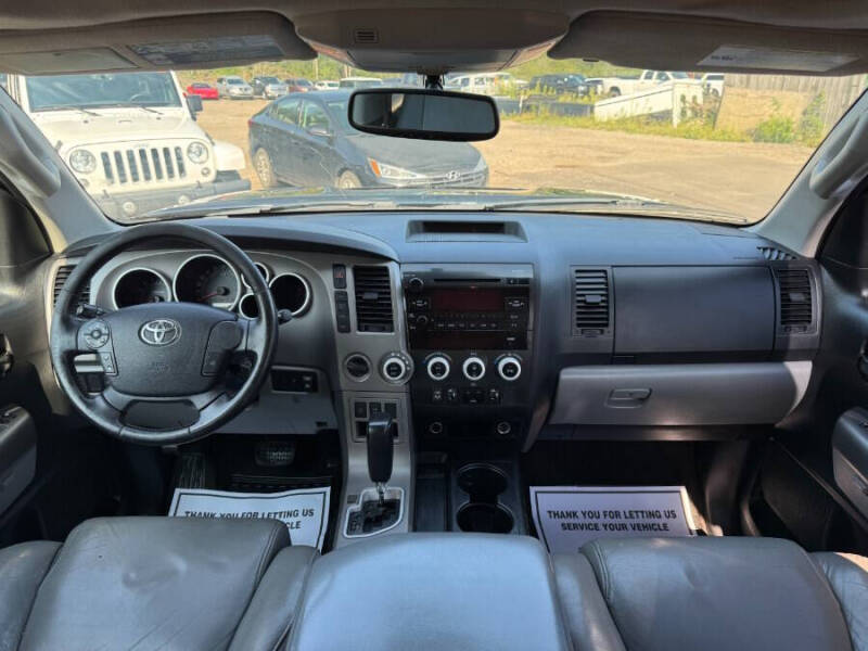 2013 Toyota Sequoia SR5