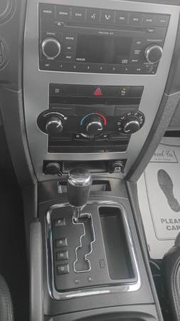 2008 Jeep Commander Sport