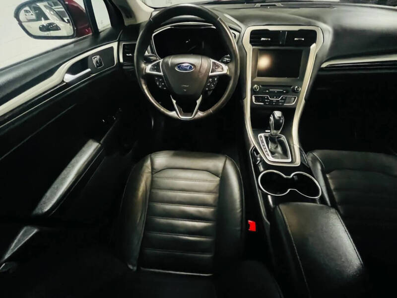 2016 Ford Fusion SE