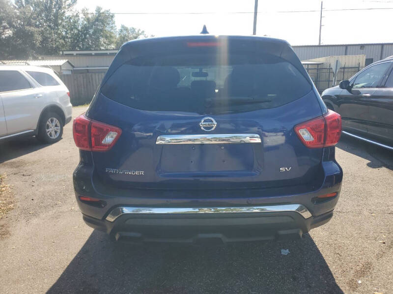 2020 Nissan Pathfinder SV