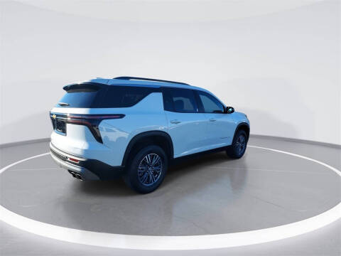 2025 Chevrolet Traverse LT