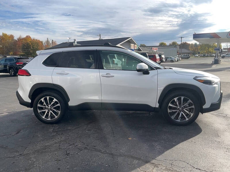 2024 Toyota Corolla Cross XLE