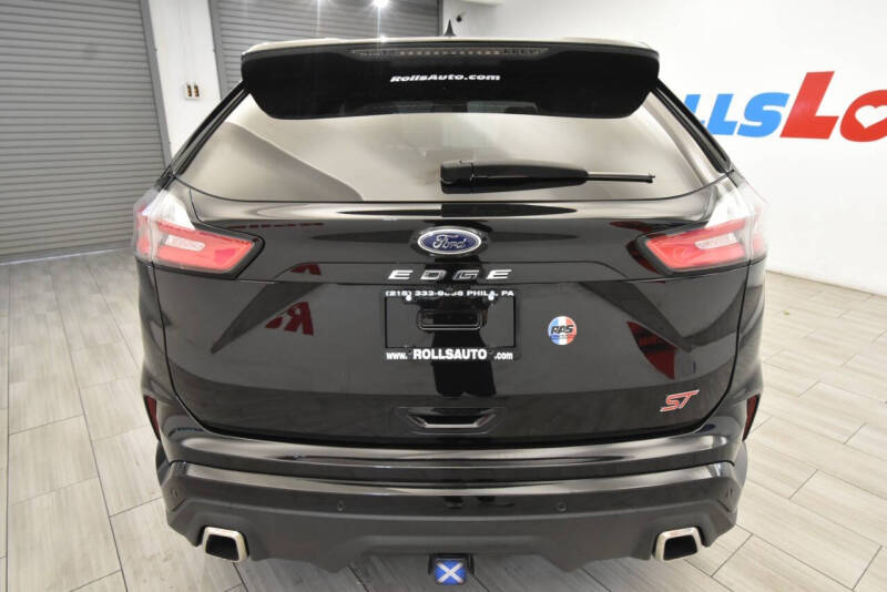 2021 Ford Edge ST
