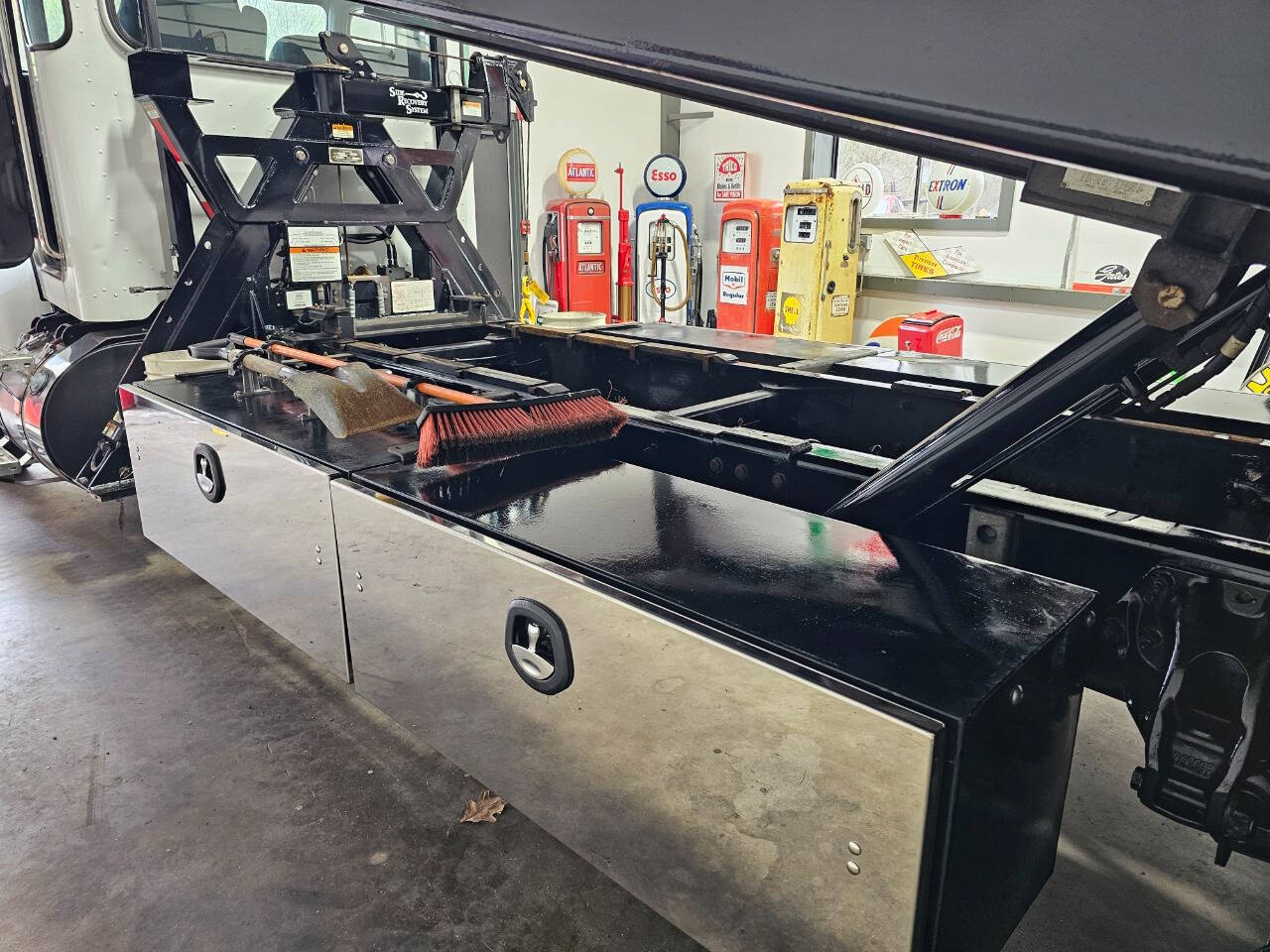 2020 Peterbilt 337 10