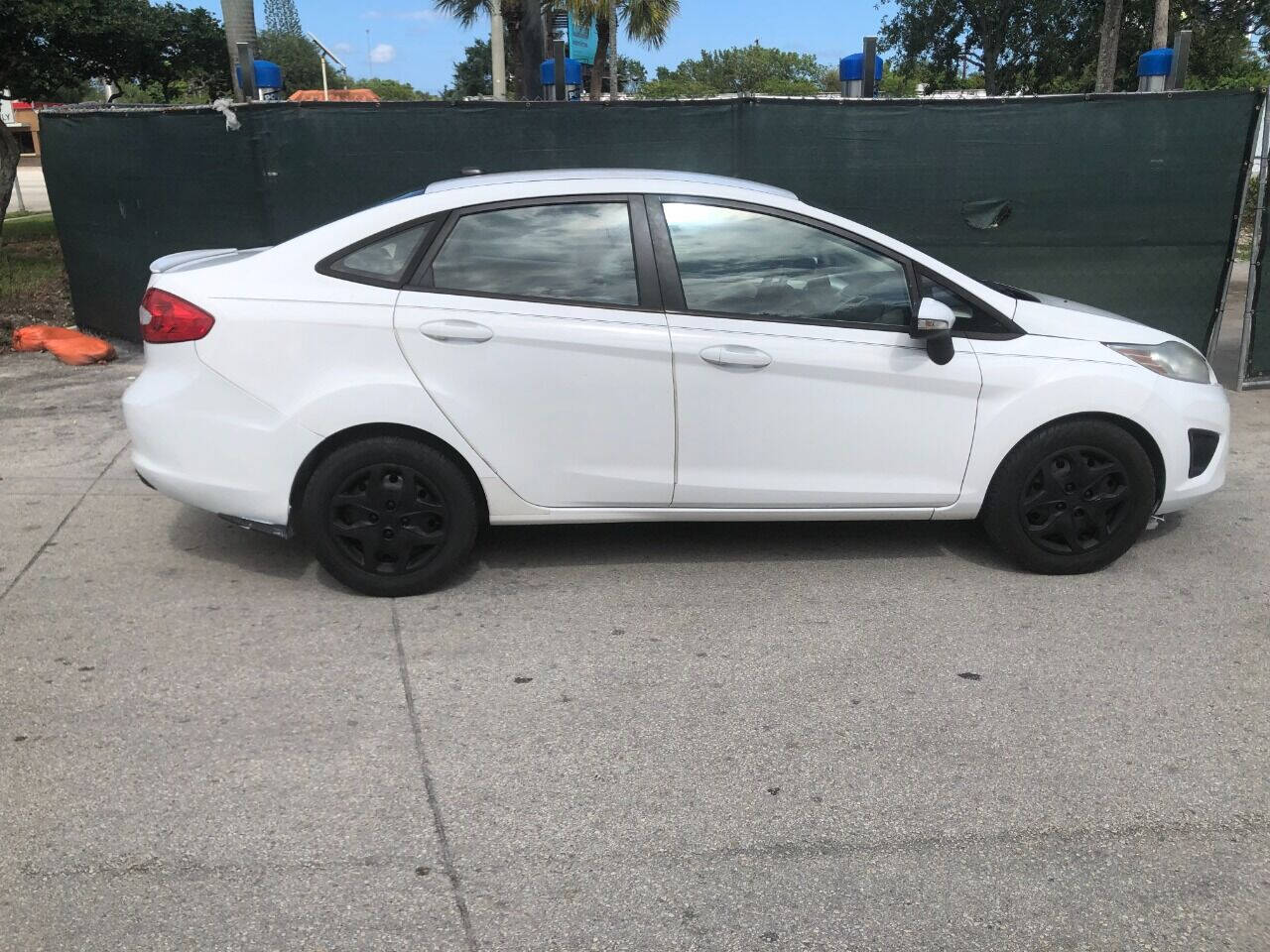 2013 Ford Fiesta  - $4,900