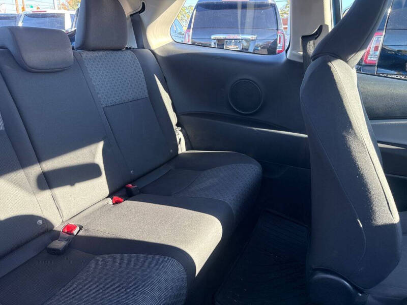 2016 Toyota Yaris 3-Door LE