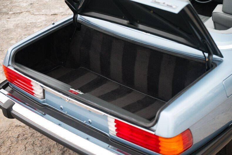 1986 Mercedes-Benz 560-Class 560 SL