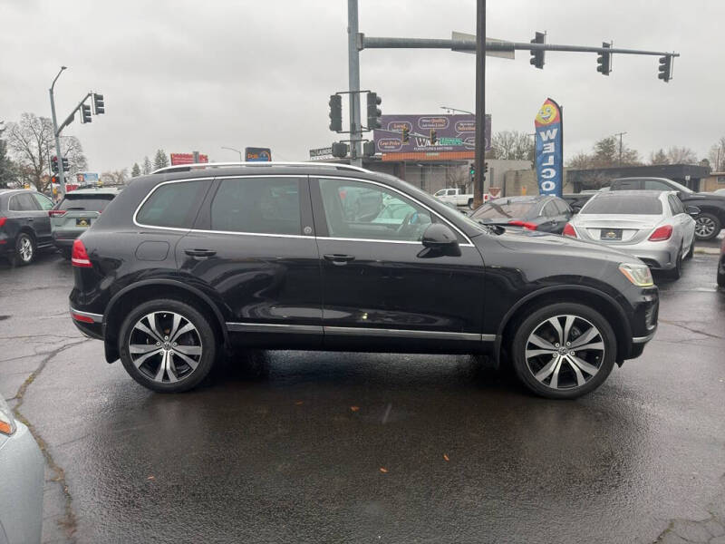2017 Volkswagen Touareg V6 Wolfsburg