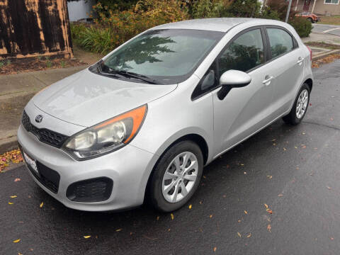 2013 Kia Rio 5-Door LX