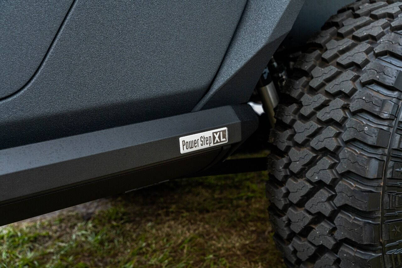 2023 JEEP Gladiator Pickup - $164,999