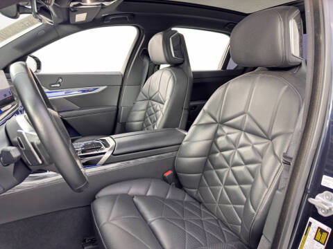 2023 BMW 7 Series 740i