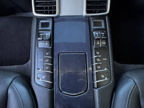 2016 Porsche Panamera Edition