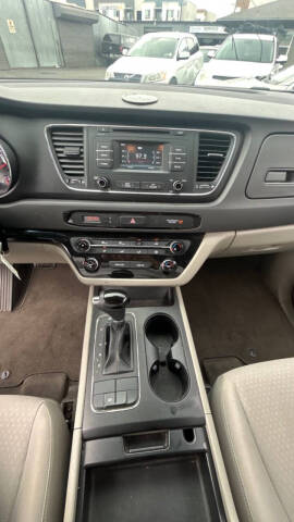2016 Kia Sedona LX