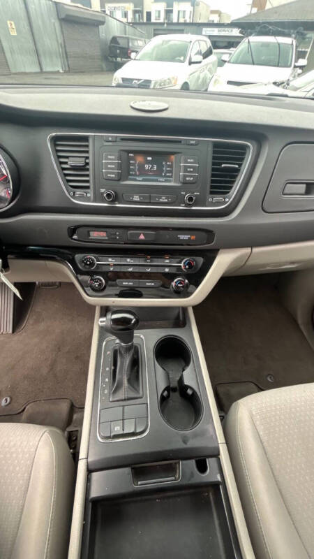 2016 Kia Sedona LX