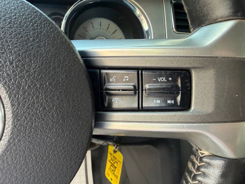 2012 Ford Mustang V6 Premium