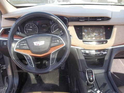 2017 Cadillac XT5 Platinum