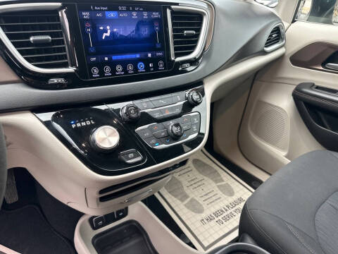 2017 Chrysler Pacifica Touring Plus