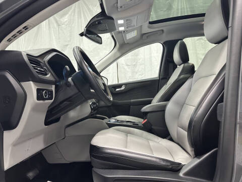 2025 Ford Escape Platinum