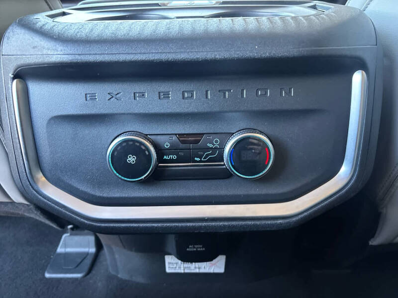 2025 Ford Expedition Active