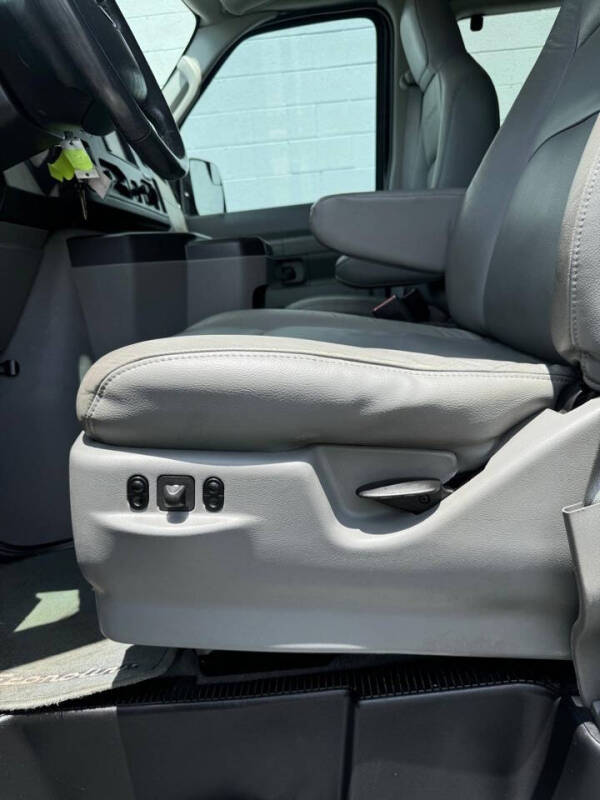 2011 Ford E-Series E-150 XL