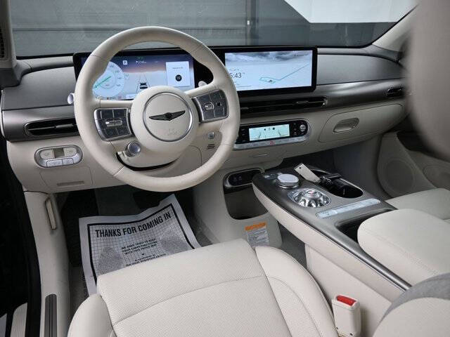 2025 Genesis GV60 Standard