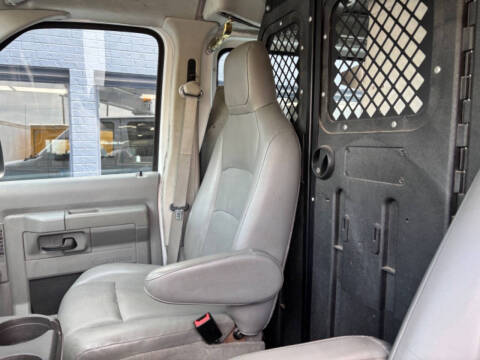 2012 Ford E-Series E-350 SD