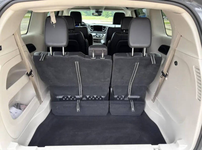 2022 Chrysler Pacifica Touring L