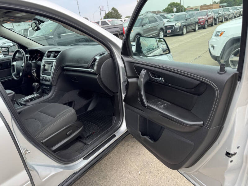 2015 GMC Acadia SLE-2