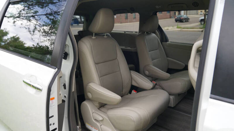 2015 Toyota Sienna
