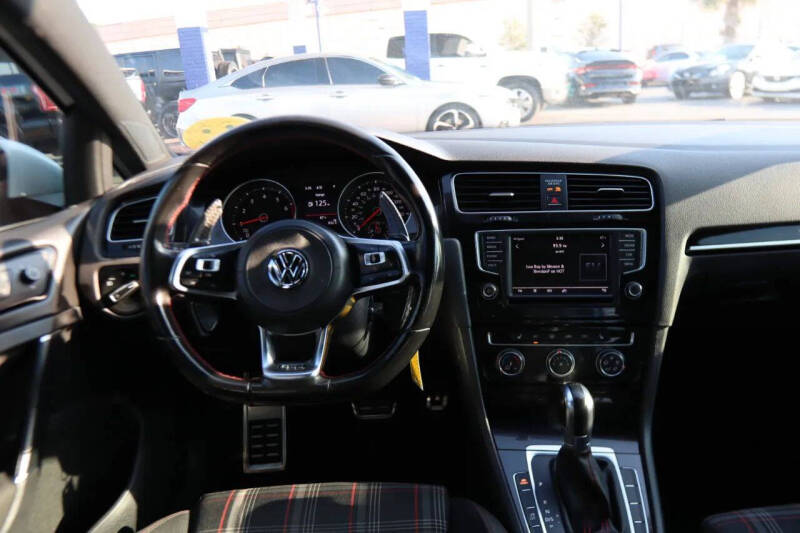 2017 Volkswagen Golf GTI S
